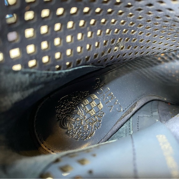 Vince Camuto Yolandal Blue Cutout Suede Pointy Toe Heeled Bootie 6M - Picture 12 of 14